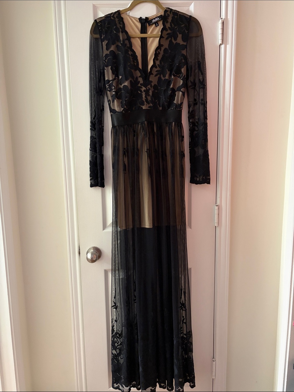Lulu's Black Floral Lace Maxi Dress